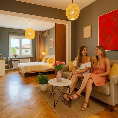 Woodie Studio With Premium Comfort By Piata Unirii Bucharest Luaran gambar