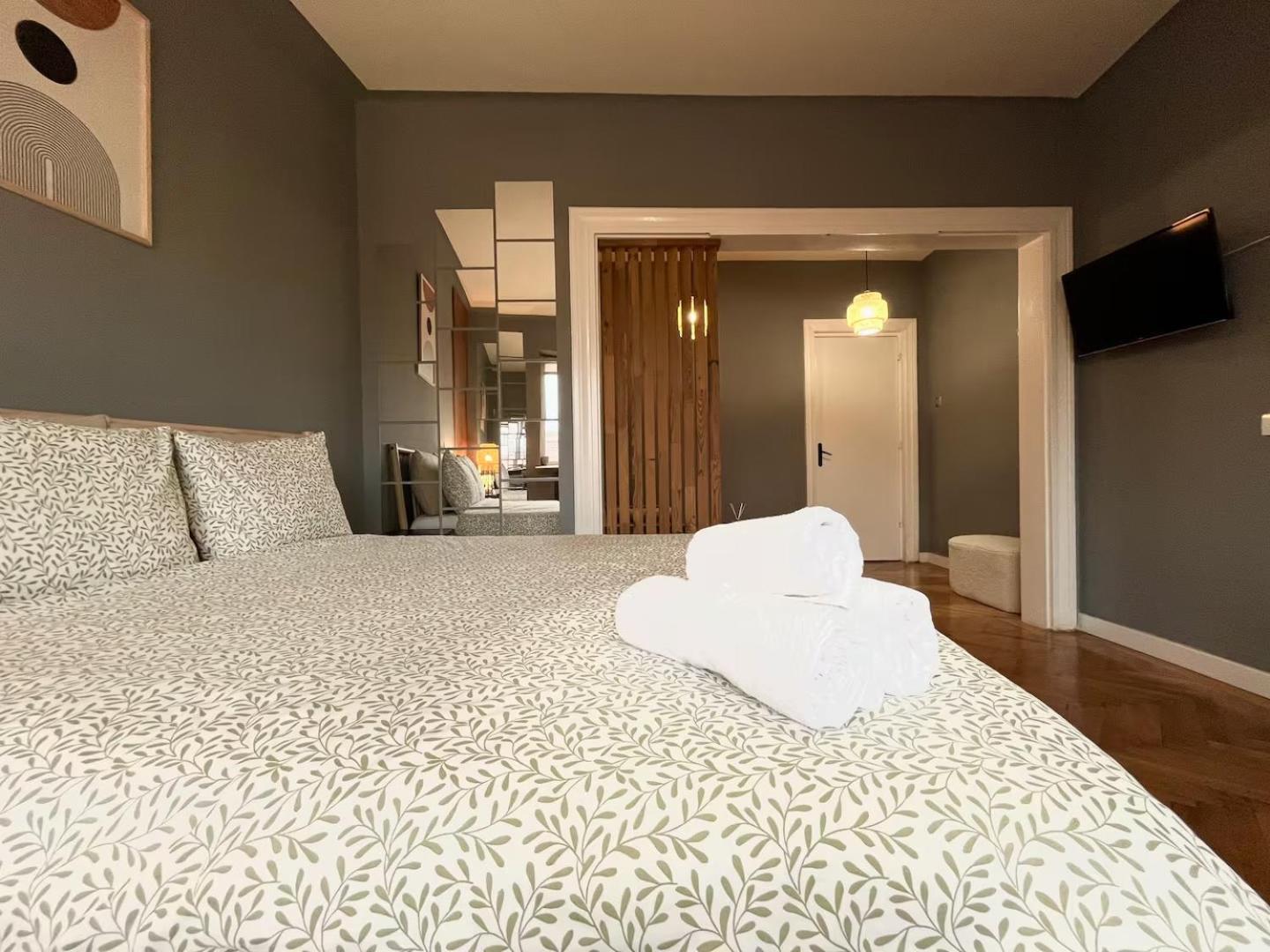 Woodie Studio With Premium Comfort By Piata Unirii Bucharest Luaran gambar